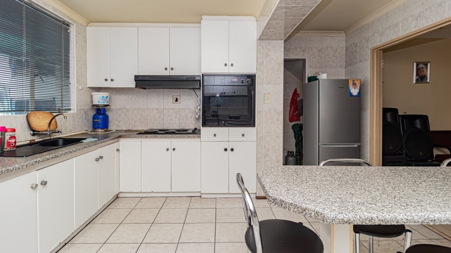 3 Bedroom Property for Sale in Westridge Western Cape